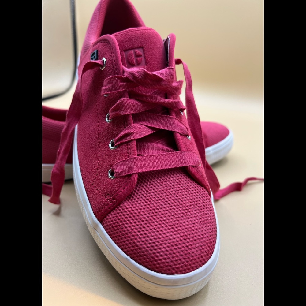 Caterpillar shoes for women